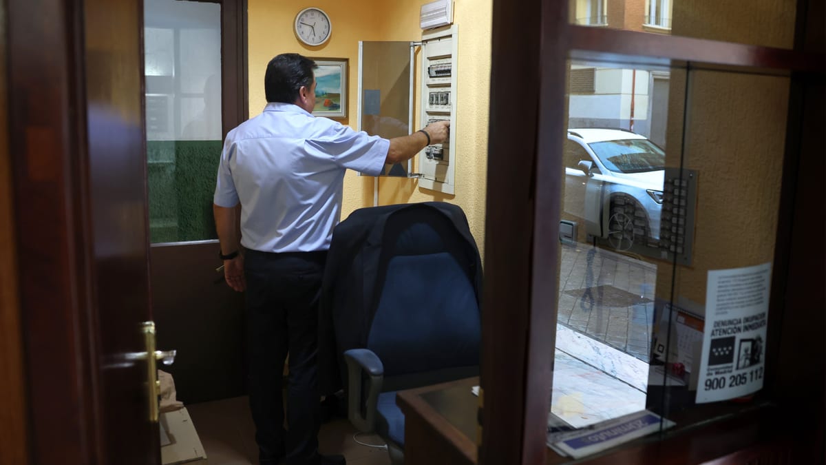 Fotografía que ilustra la noticia: Alquilar la antigua portería sin licencia como vivienda: sanciones y riesgos para la comunidad