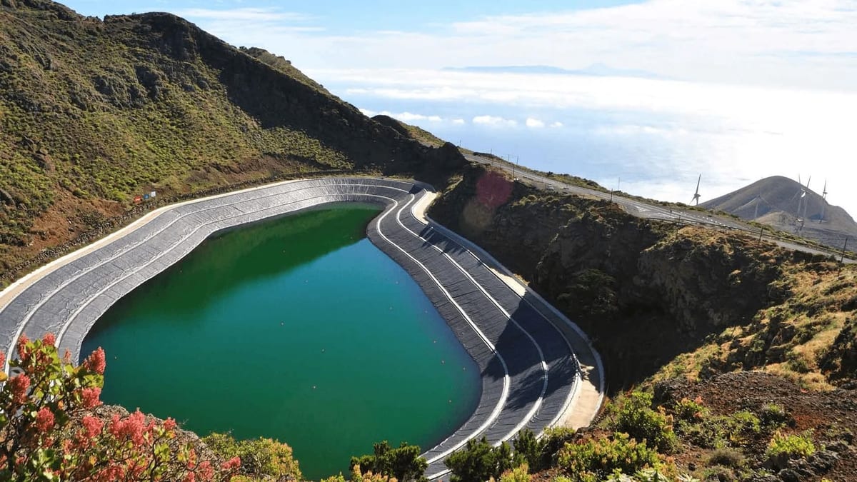 Fotografía que ilustra la noticia: Gorona del Viento ampliará su capacidad eólica y añadirá fotovoltaica con baterías en El Hierro