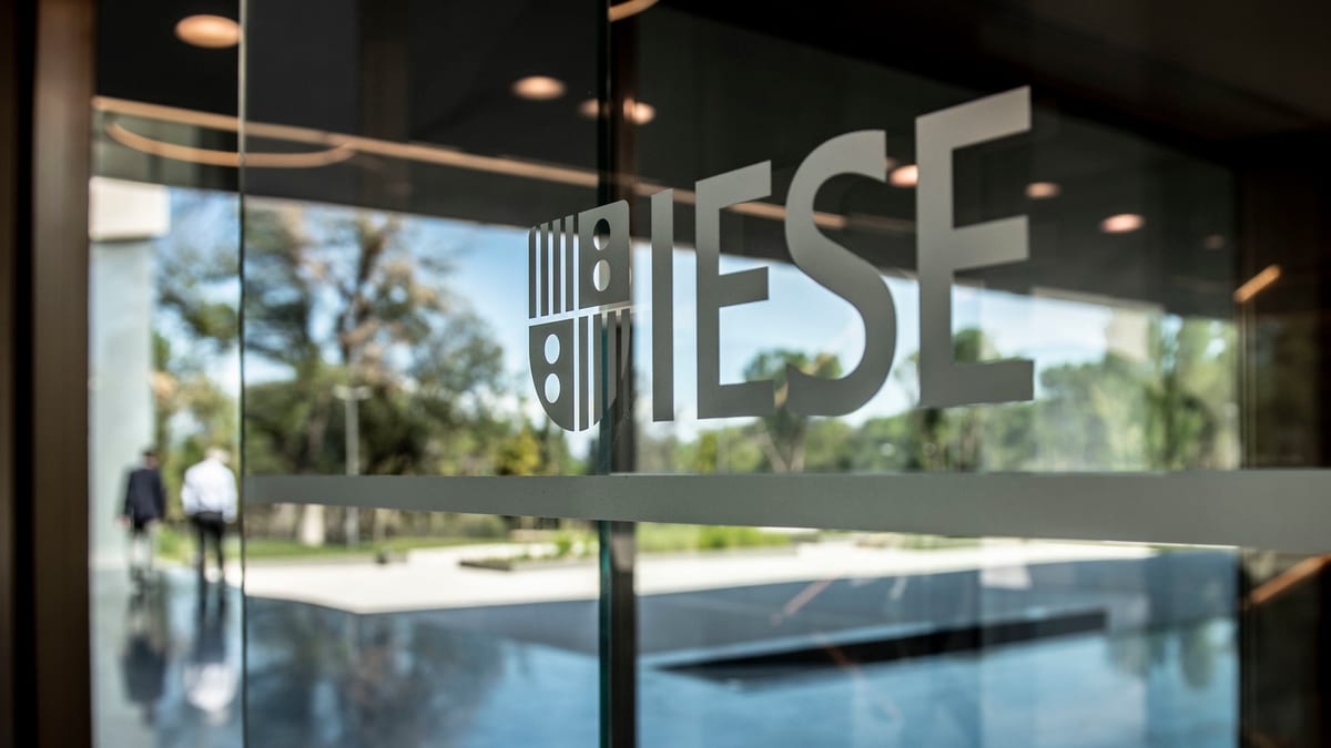 Fotografía que ilustra la noticia: IESE irrumpe en el 'top 10' mundial del ránking de másteres en gestión del Financial Times