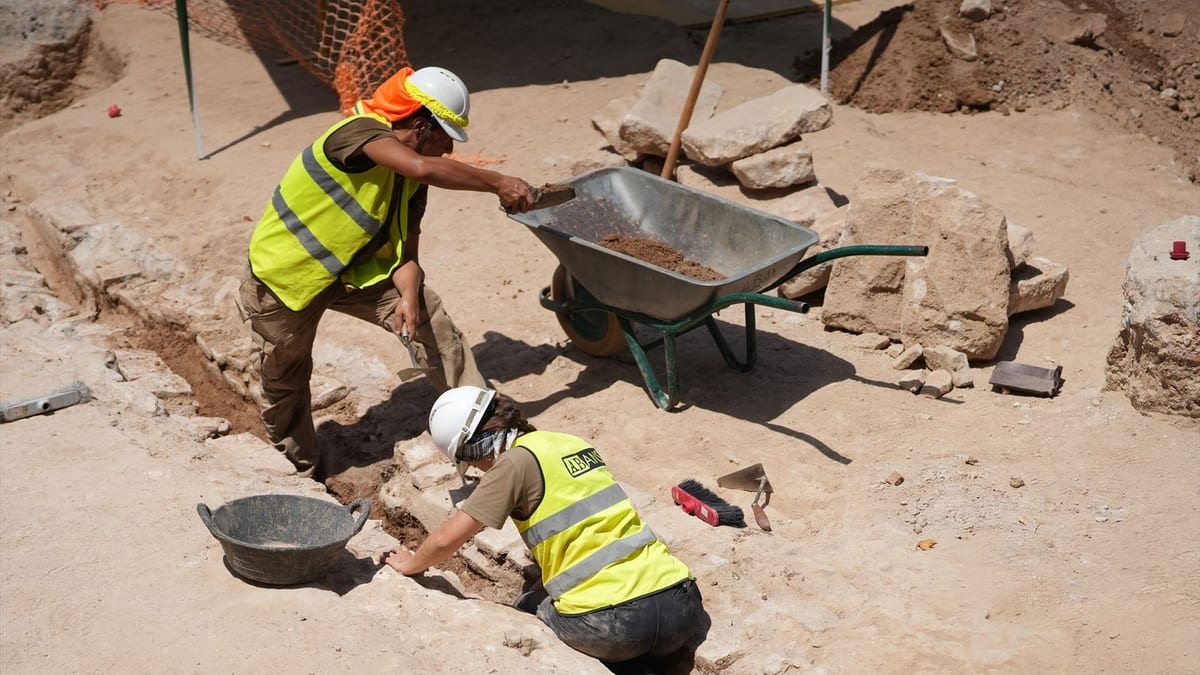 Fotografía que ilustra la noticia: La construcción encadena seis meses de caídas y necesita 700.000 trabajadores para ejecutar las obras previstas