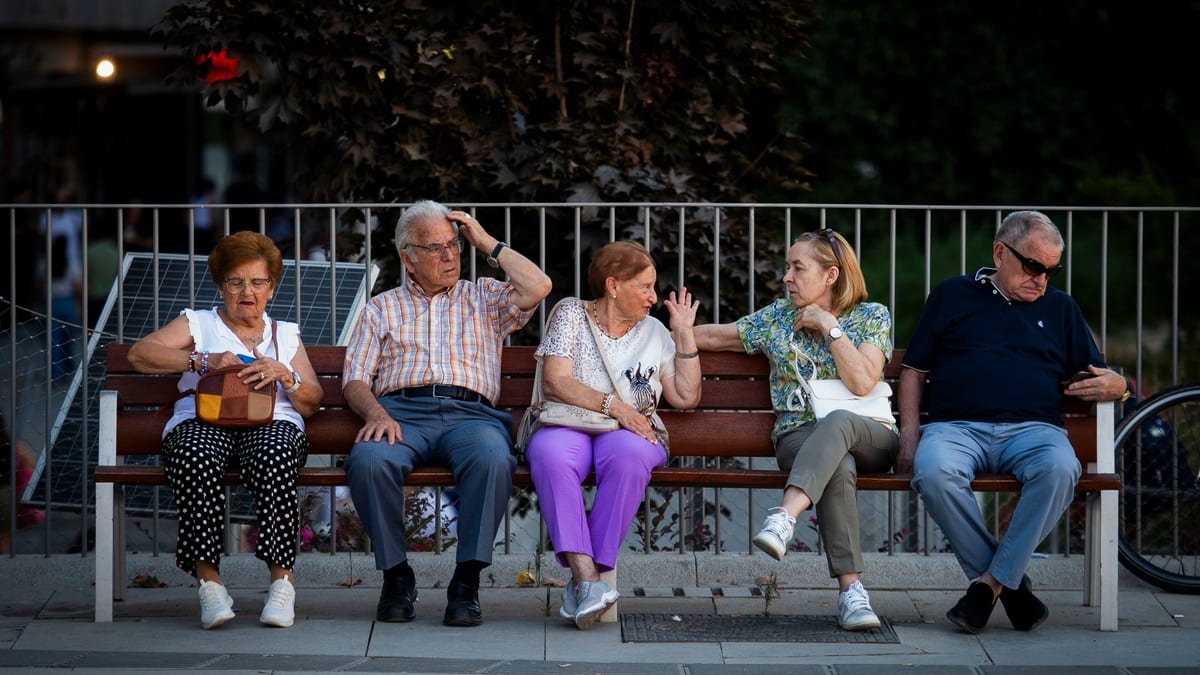 Fotografía que ilustra la noticia: La pensión de viudedad pierde beneficiarios por primera vez en décadas mientras el sistema suma dos millones de jubilaciones
