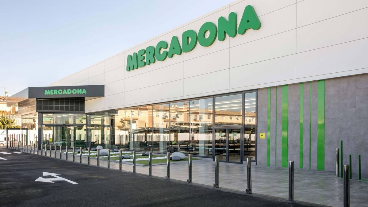 Fotografía que ilustra la noticia: Mercadona prueba en un supermercado un nuevo sistema de cobro que obliga a vaciar el carro por completo