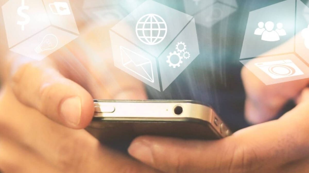 Fotografía que ilustra la noticia: Unicaja lidera el ránking de apps bancarias para particulares y empresas, según AQMetrix